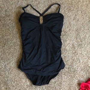 Anne Cole Essentials one piece swim suit. Size 10